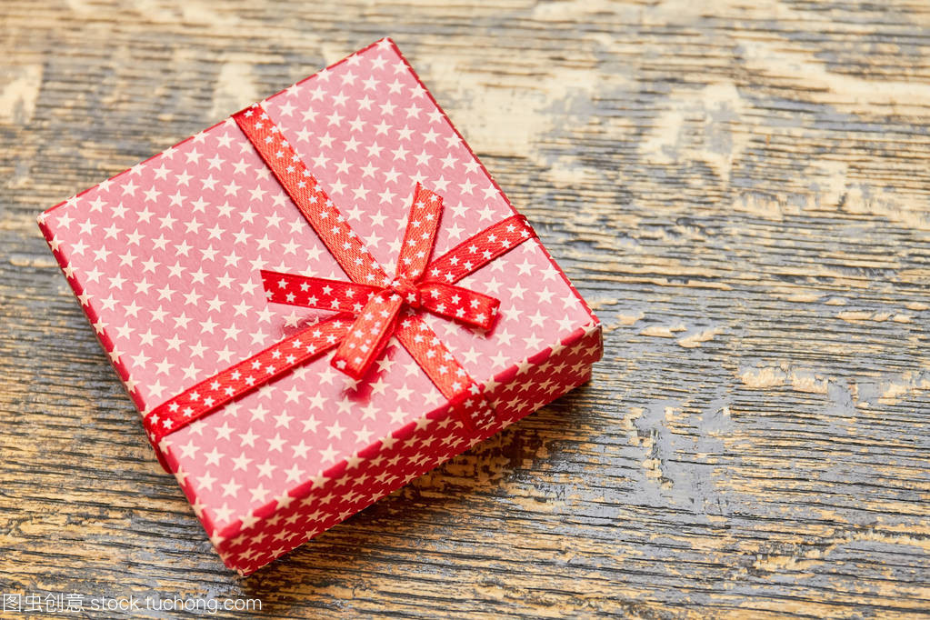 星型圖案禮品盒 點(diǎn)亮心意，傳遞溫馨的禮品服務(wù)新體驗(yàn)